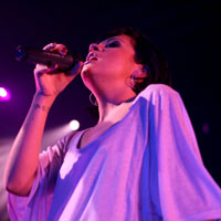 Lily Allen Performs Live In New York