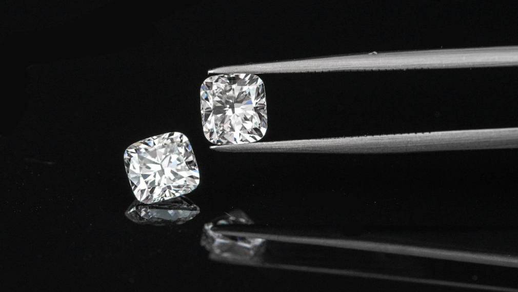 Brilliant Earth vs James Allen: Which One Is a Better Diamond ...