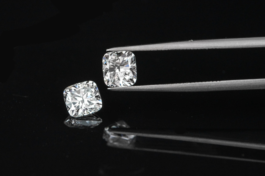 Brilliant Earth vs James Allen: Which One Is a Better Diamond ...