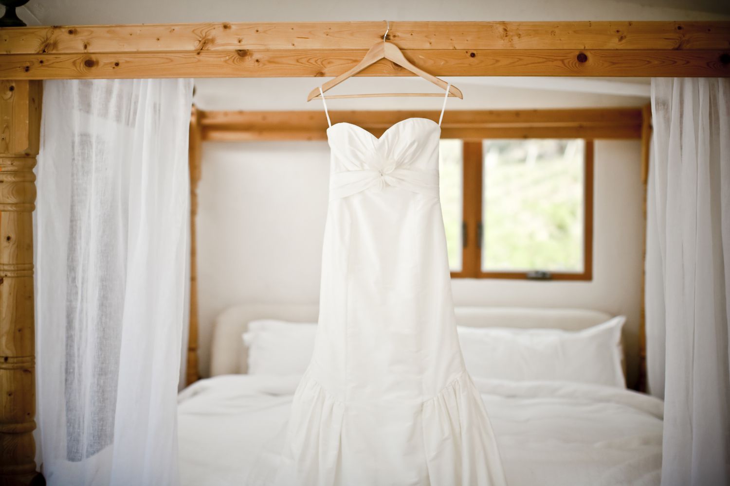 The Ultimate Guide to Using a Wedding Dress Steamer